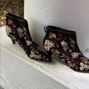 MPO Elicia ladies heel zipper in the back